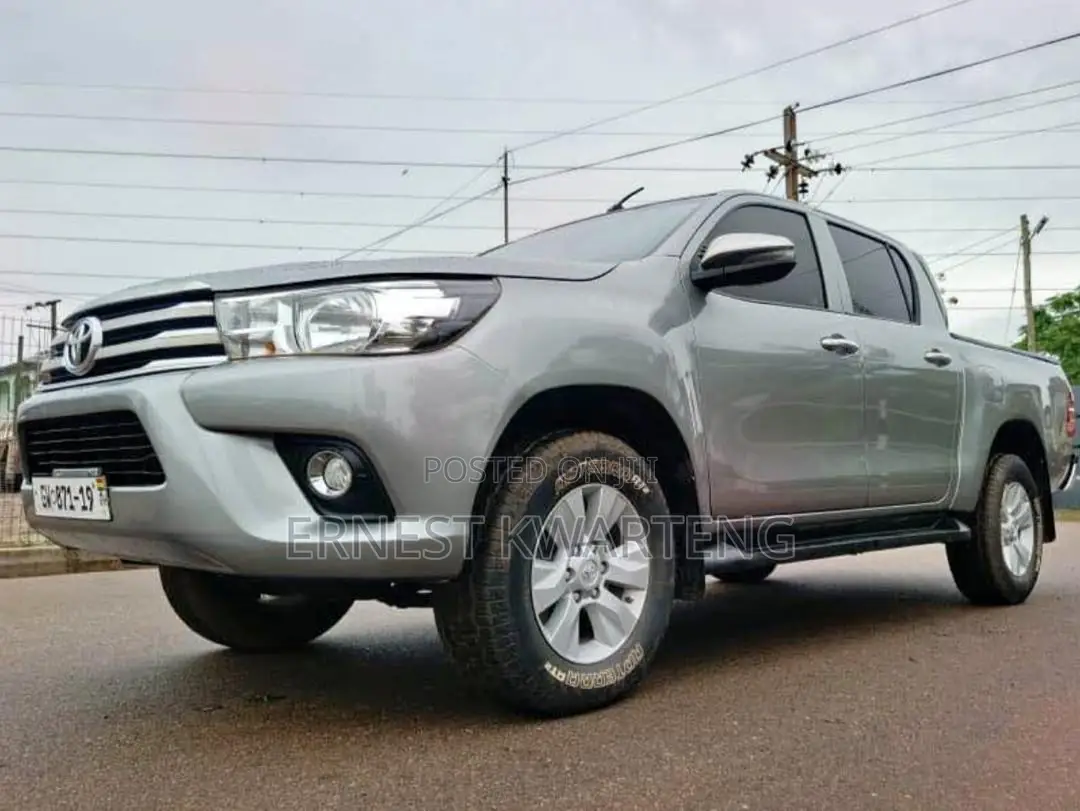 Toyota Hilux 2017 Gray
