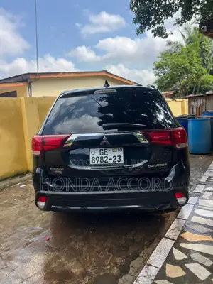 Mitsubishi Outlander SEL FWD 2018 Black