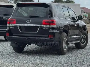 Toyota Land Cruiser 4.6 V8 VX-R 2014 Black