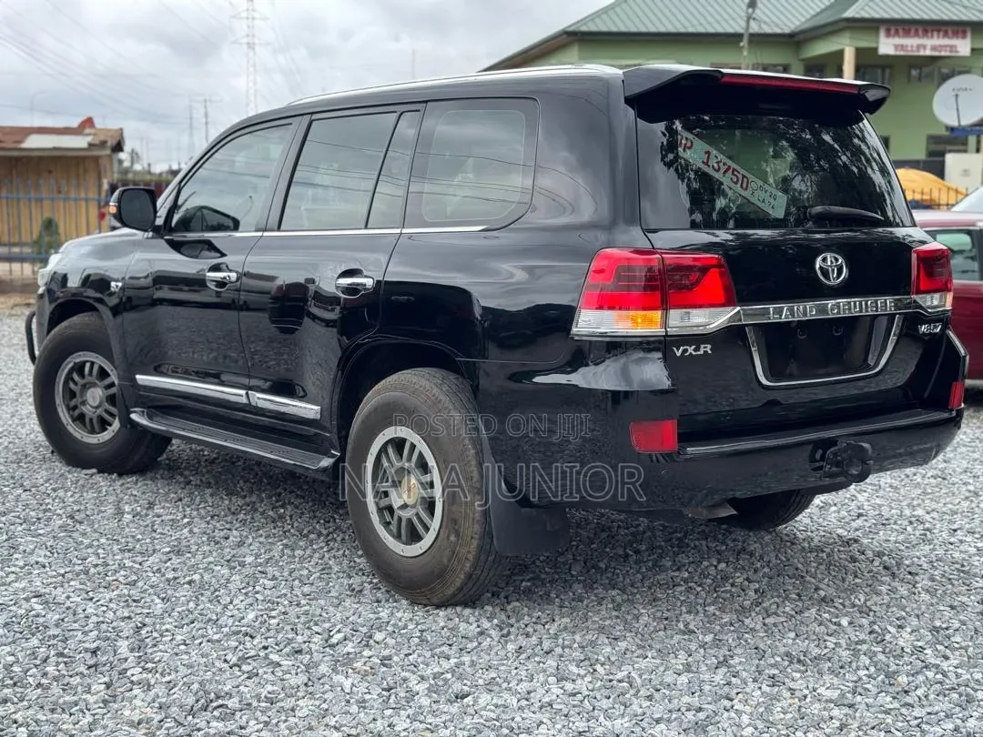 Toyota Land Cruiser 4.6 V8 VX-R 2014 Black
