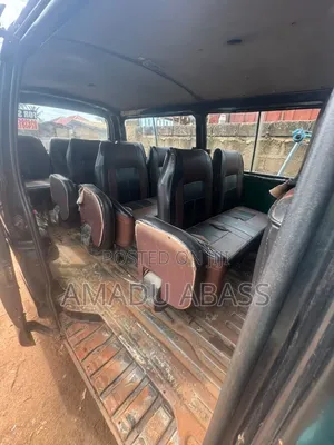 Toyota HiAce 2005 Green