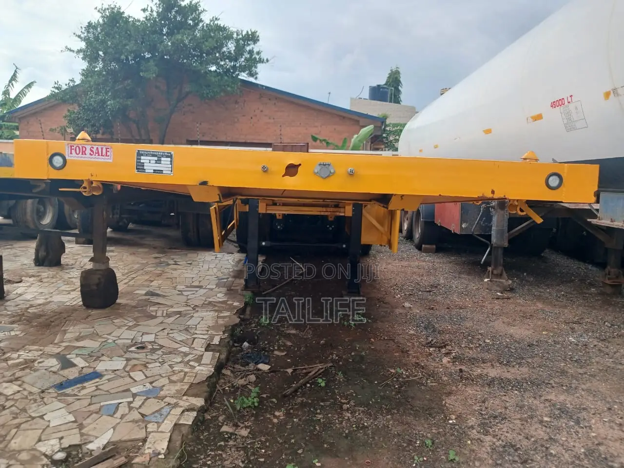 Flatbed Trailer Brand New 4 Axle – Front Lift Axle, Heavy Duty (Tema)