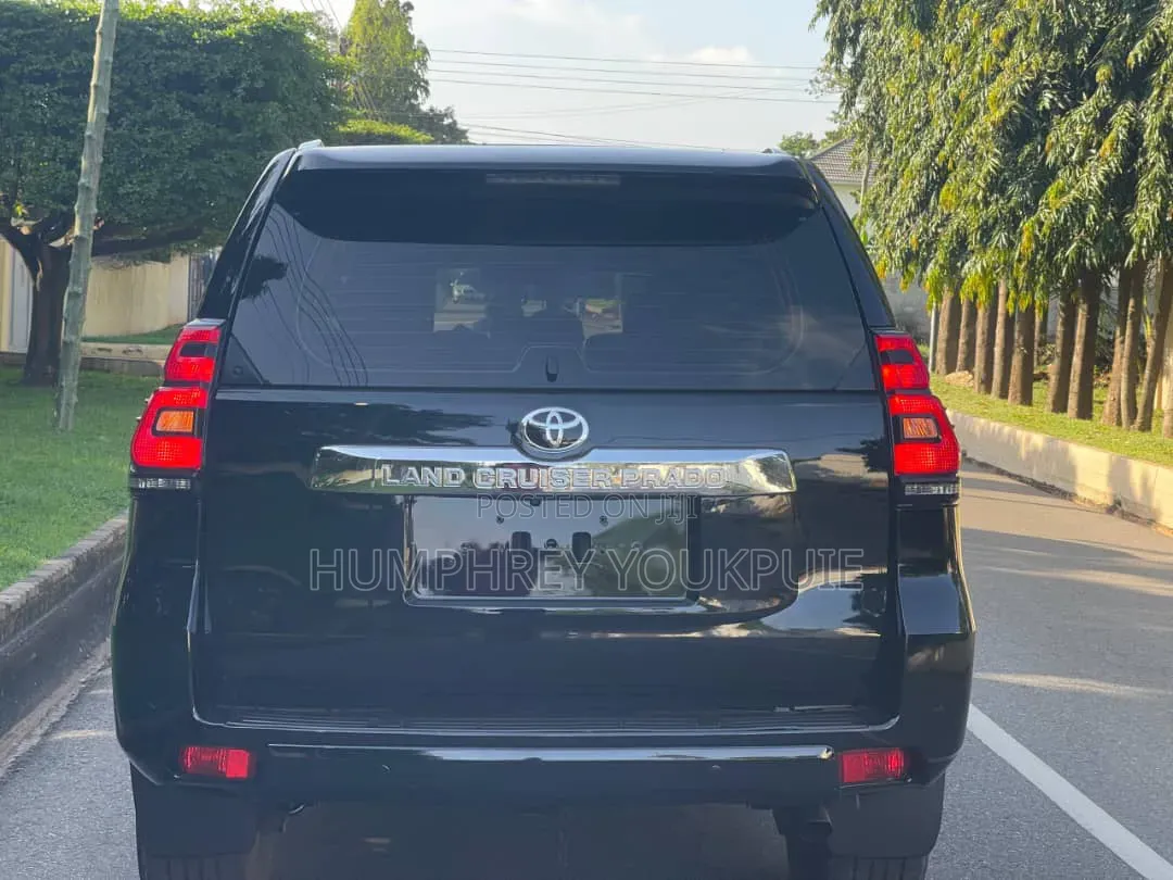 Toyota Land Cruiser Prado 2017 Black