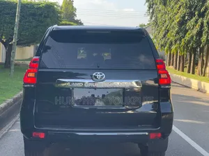 Toyota Land Cruiser Prado 2017 Black