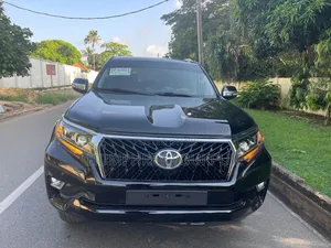 Toyota Land Cruiser Prado 2017 Black