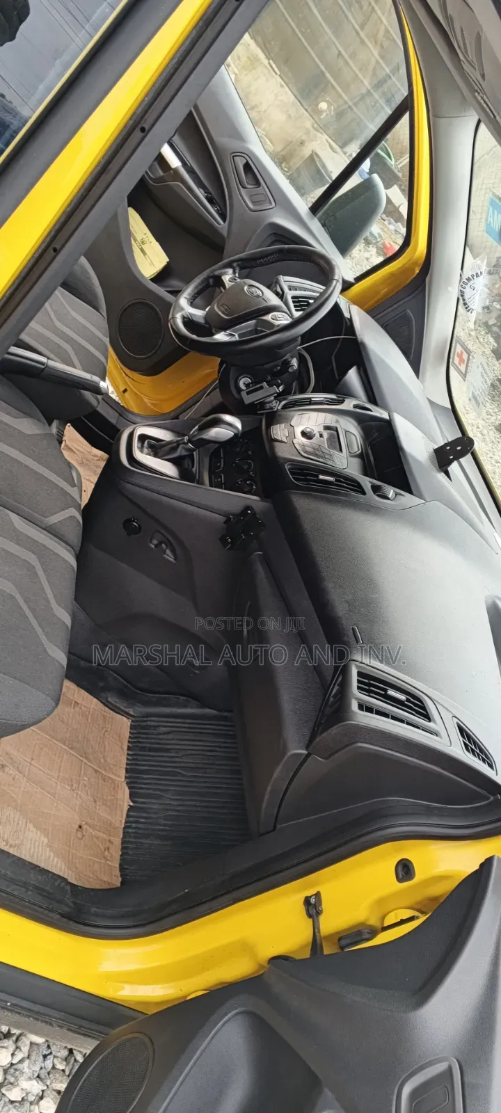 Ford Transit Connect 2016 Yellow