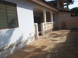3bdrm Apartment in Last Stop for rent
