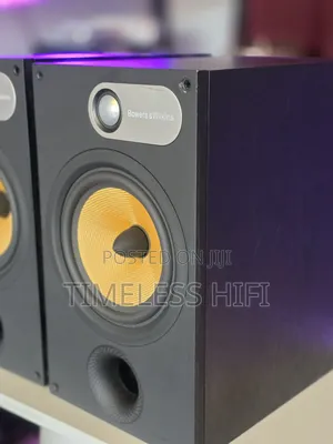 Bowers Wilkins (B W) 685 Bookshelf Speaker