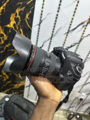 Canon 6d Body With 24-105mm Lens