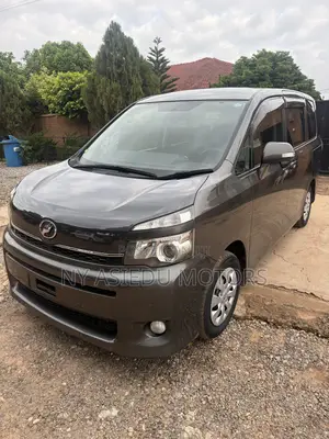 Toyota Voxy 2011 Gray