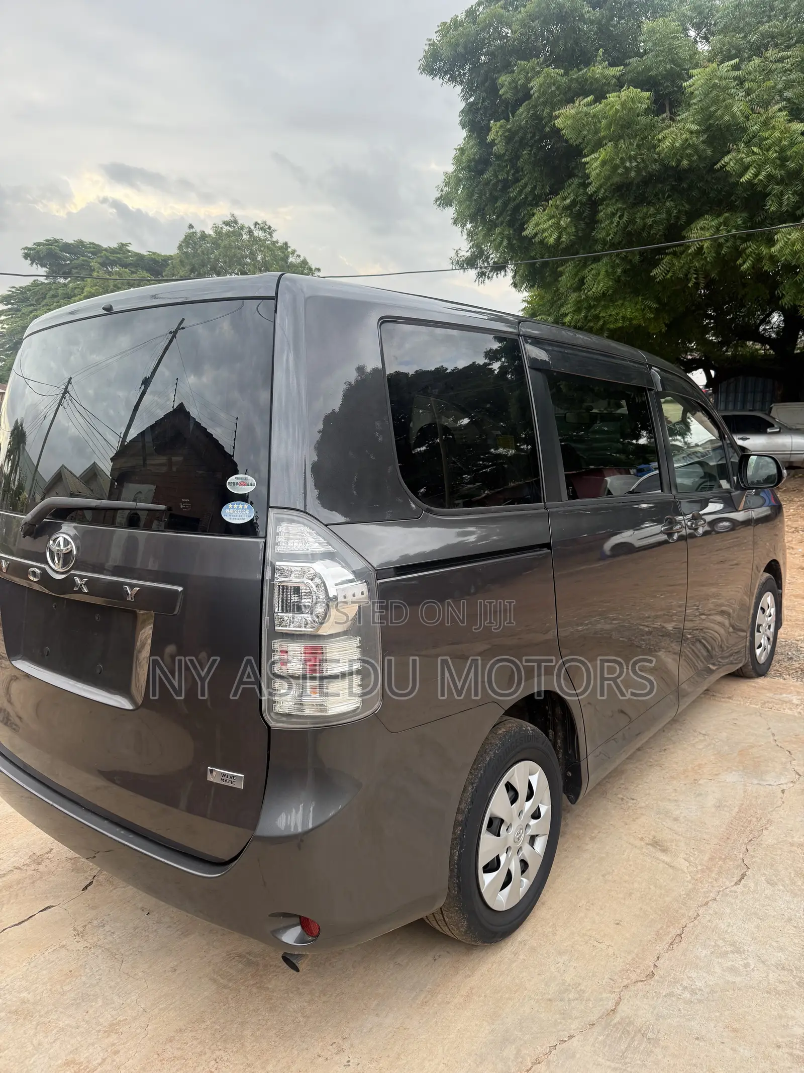 Toyota Voxy 2011 Gray