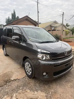 Toyota Voxy 2011 Gray
