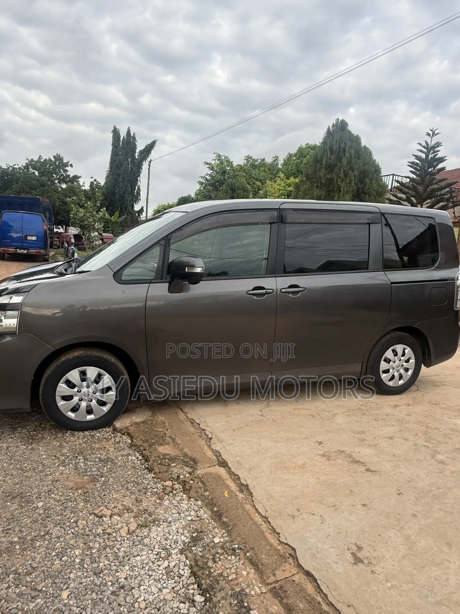 Toyota Voxy 2011 Gray
