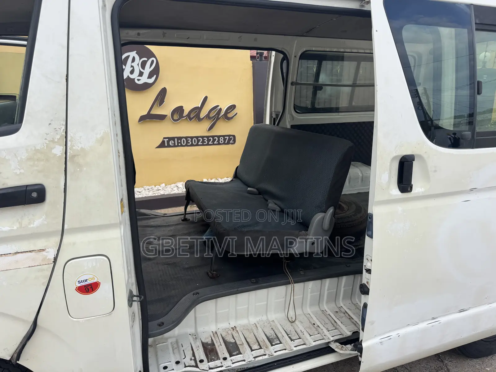 Toyota HiAce 2013 White