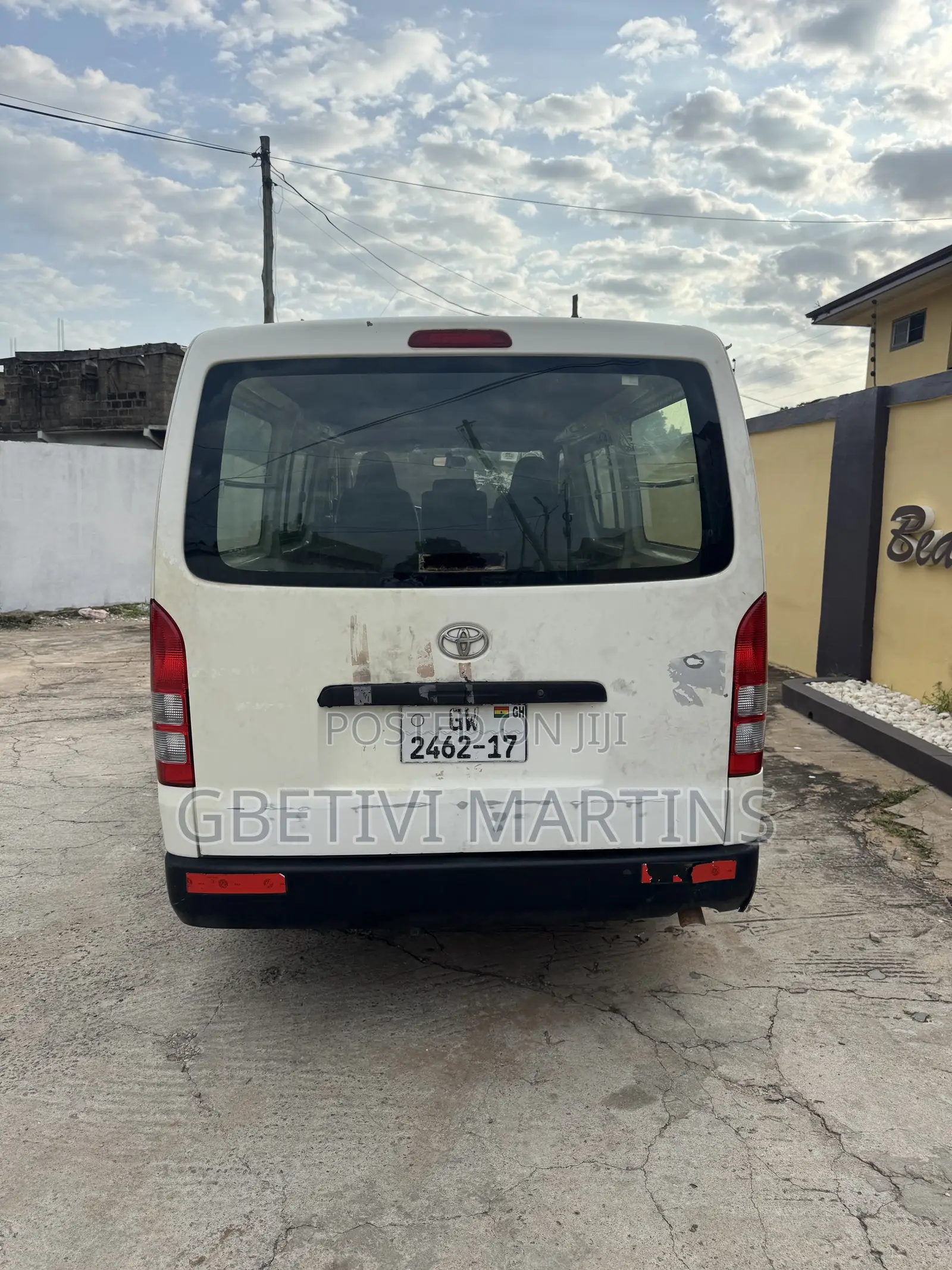 Toyota HiAce 2013 White