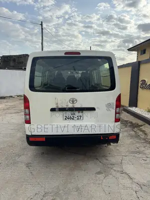 Toyota HiAce 2013 White