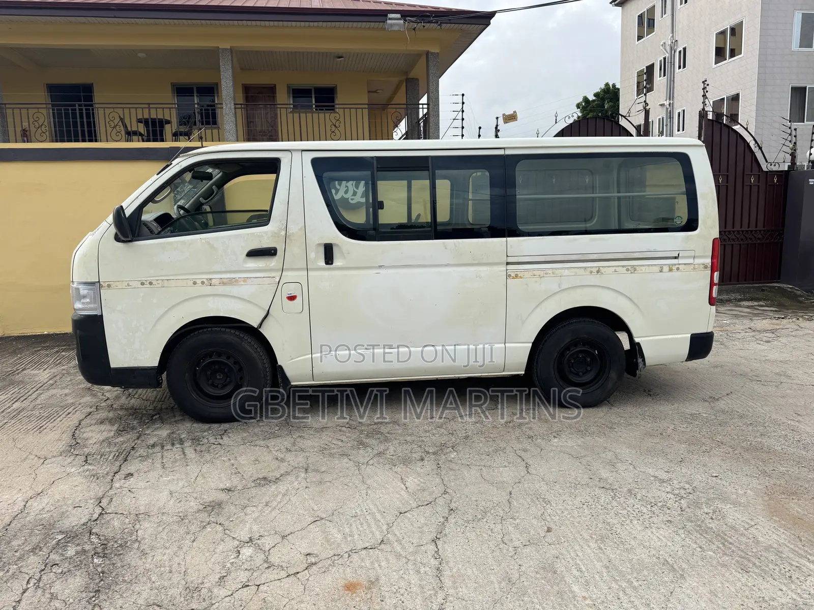 Toyota HiAce 2013 White
