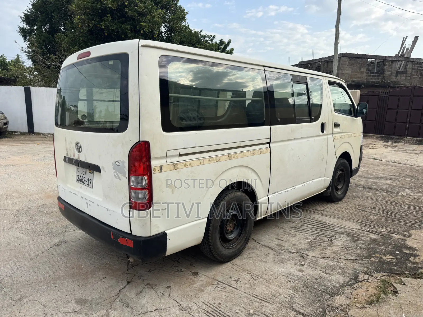 Toyota HiAce 2013 White