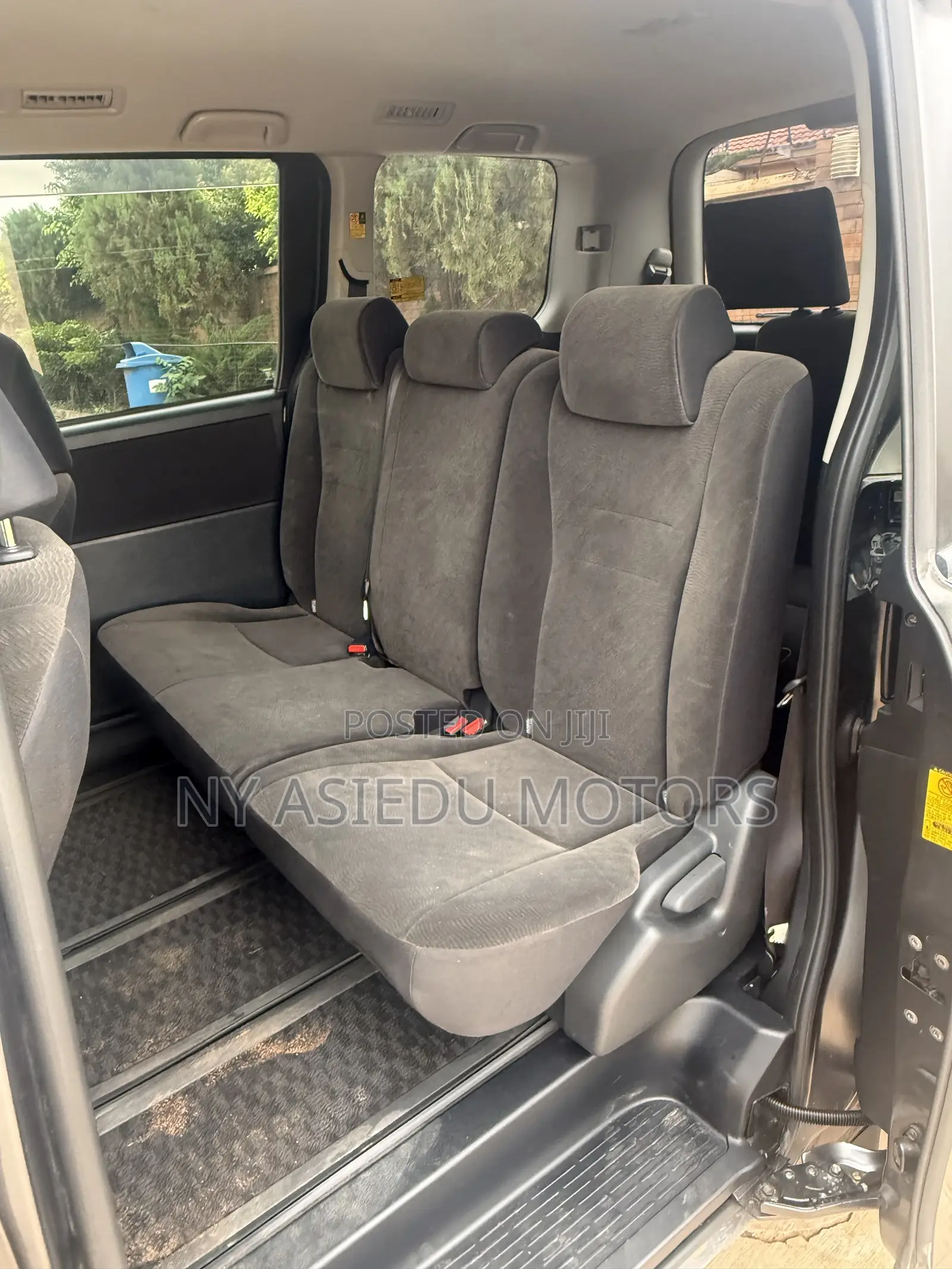 Toyota Voxy 2011 Gray