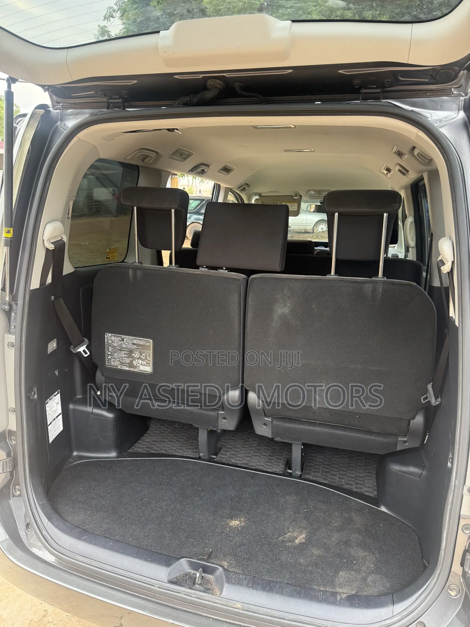 Toyota Voxy 2011 Gray