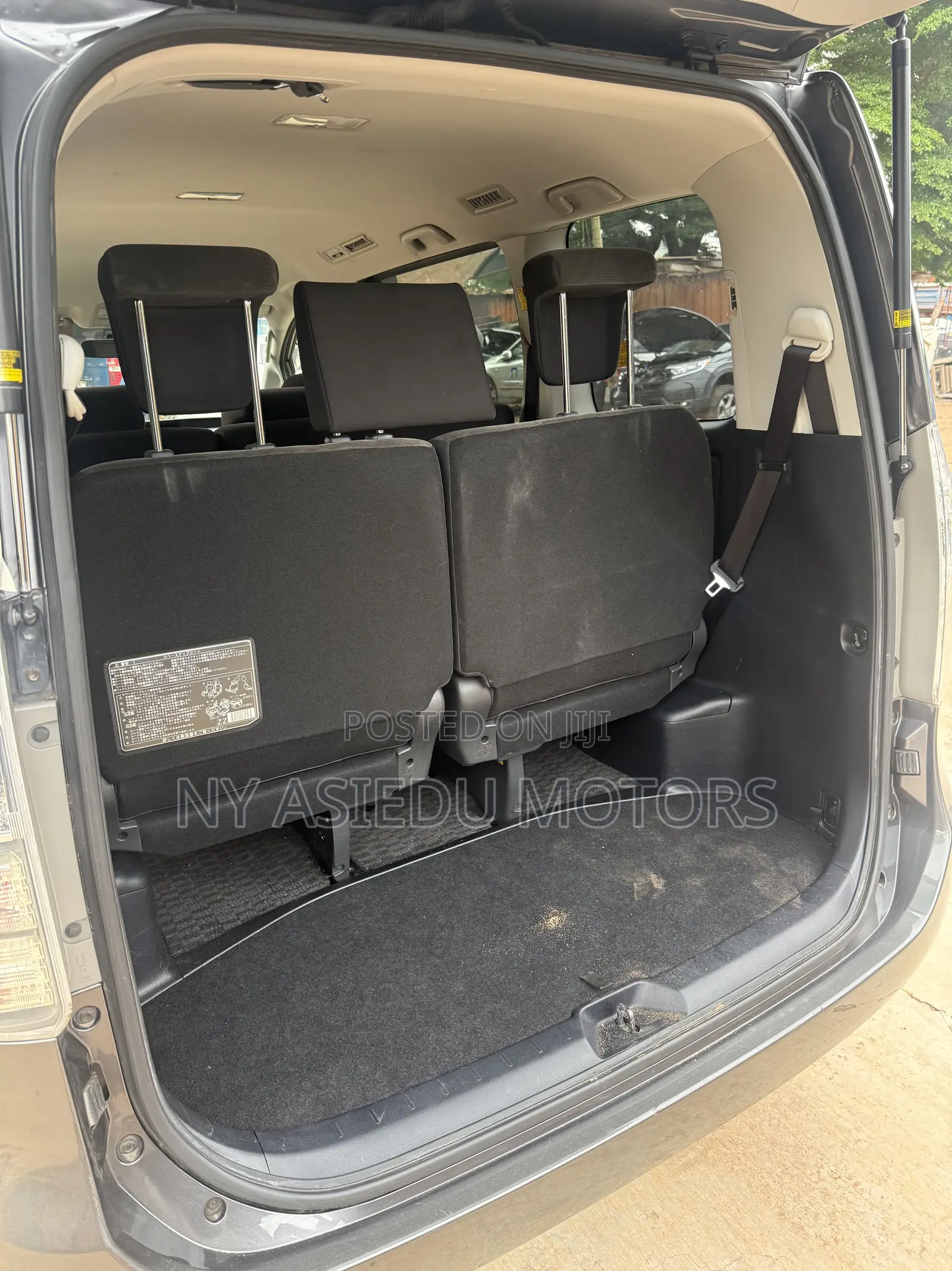 Toyota Voxy 2011 Gray