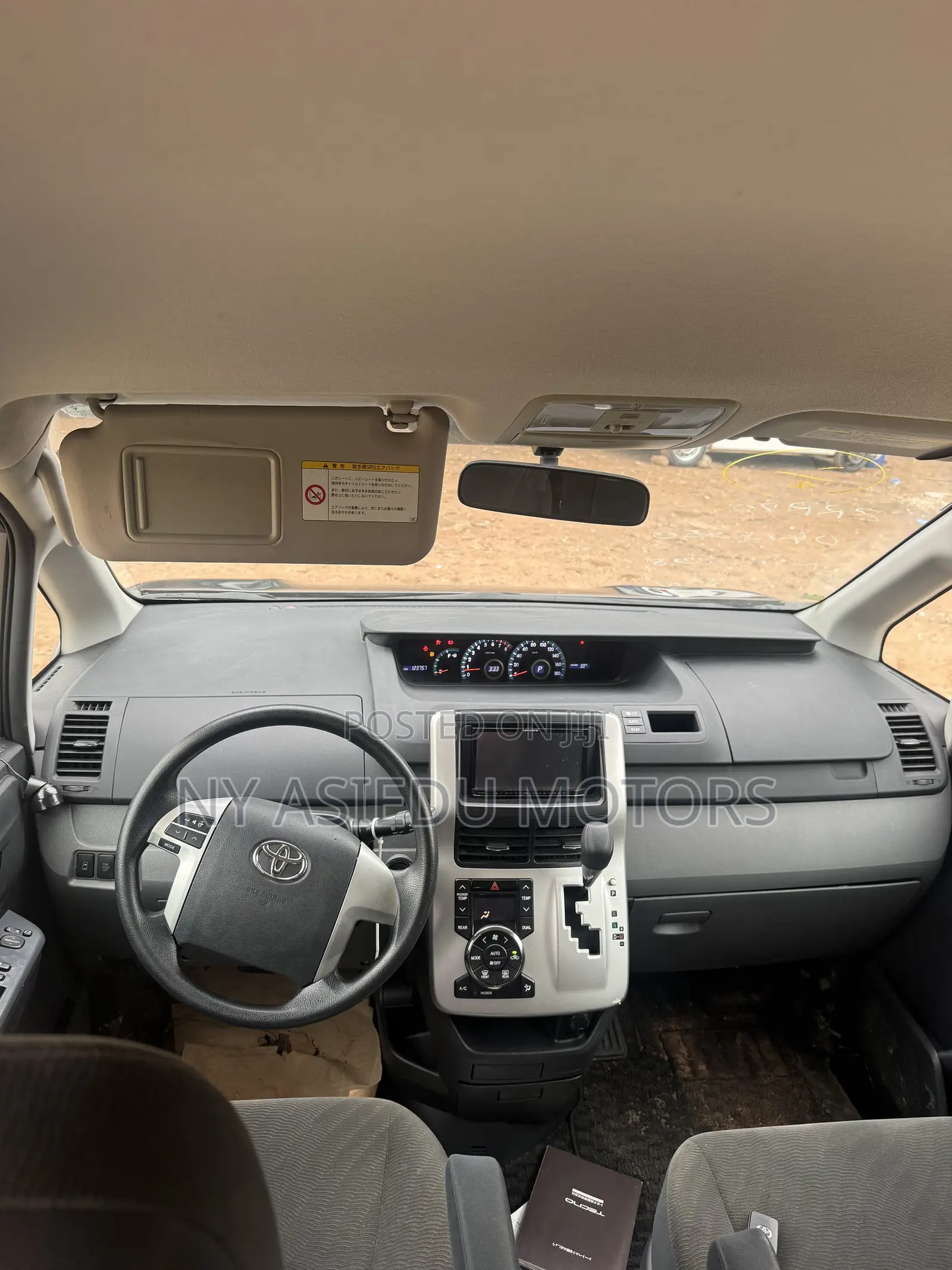 Toyota Voxy 2011 Gray