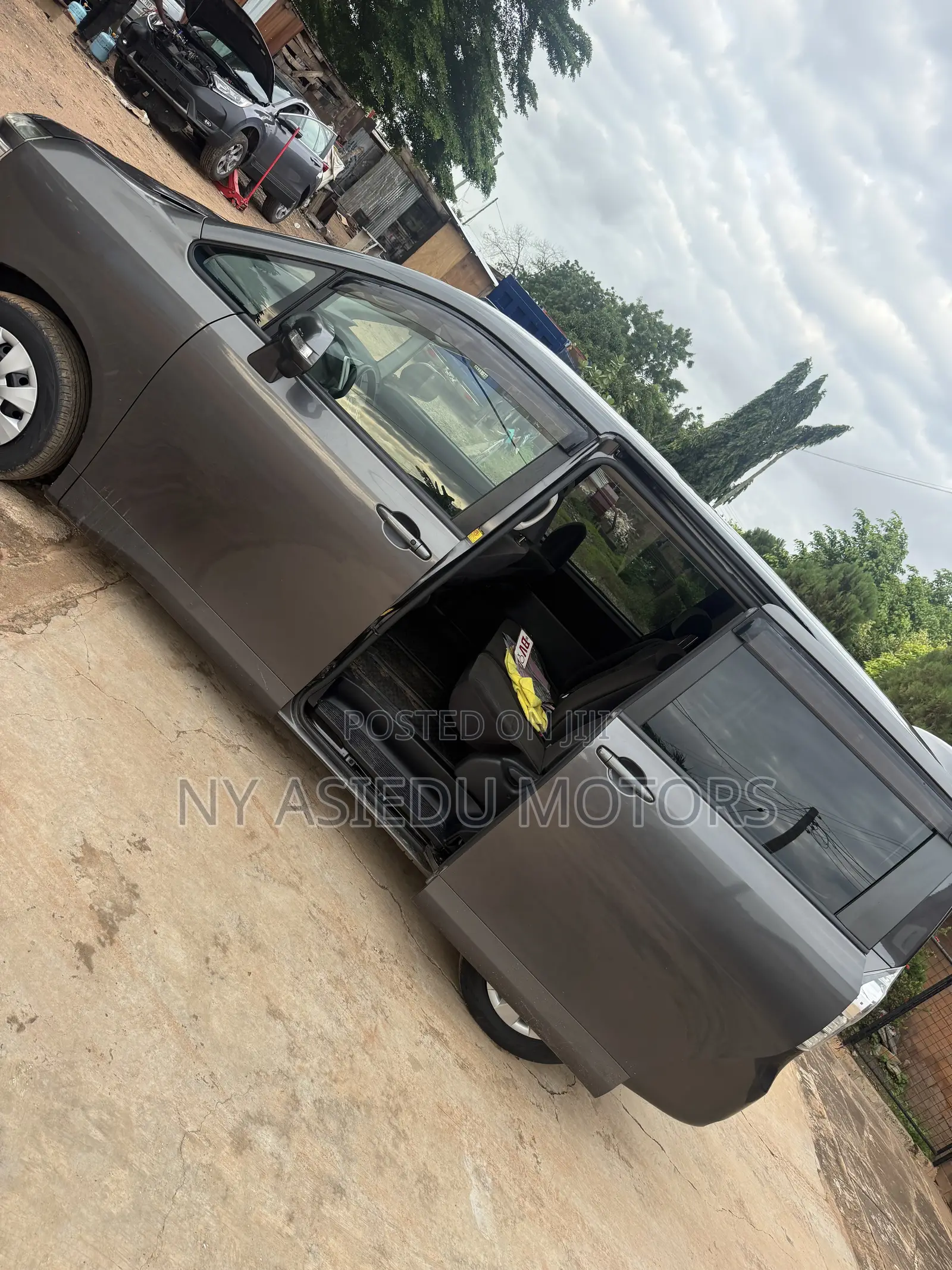Toyota Voxy 2011 Gray
