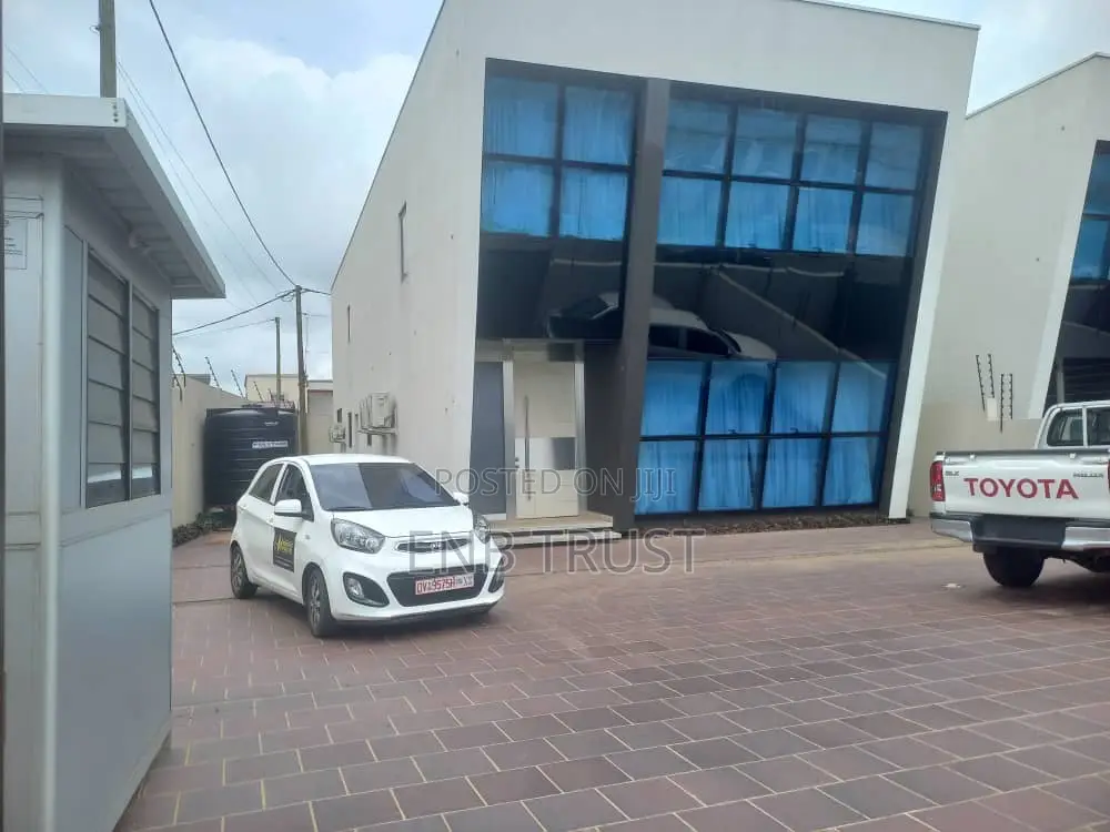 4bdrm Duplex in East Legon, Police Station for rent