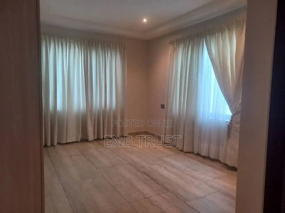 4bdrm Duplex in East Legon, Police Station for rent