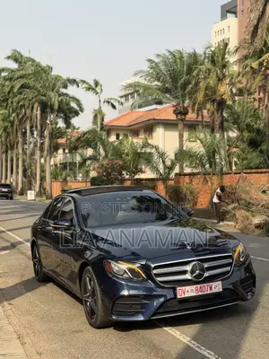 Mercedes-Benz E300 2019 Blue
