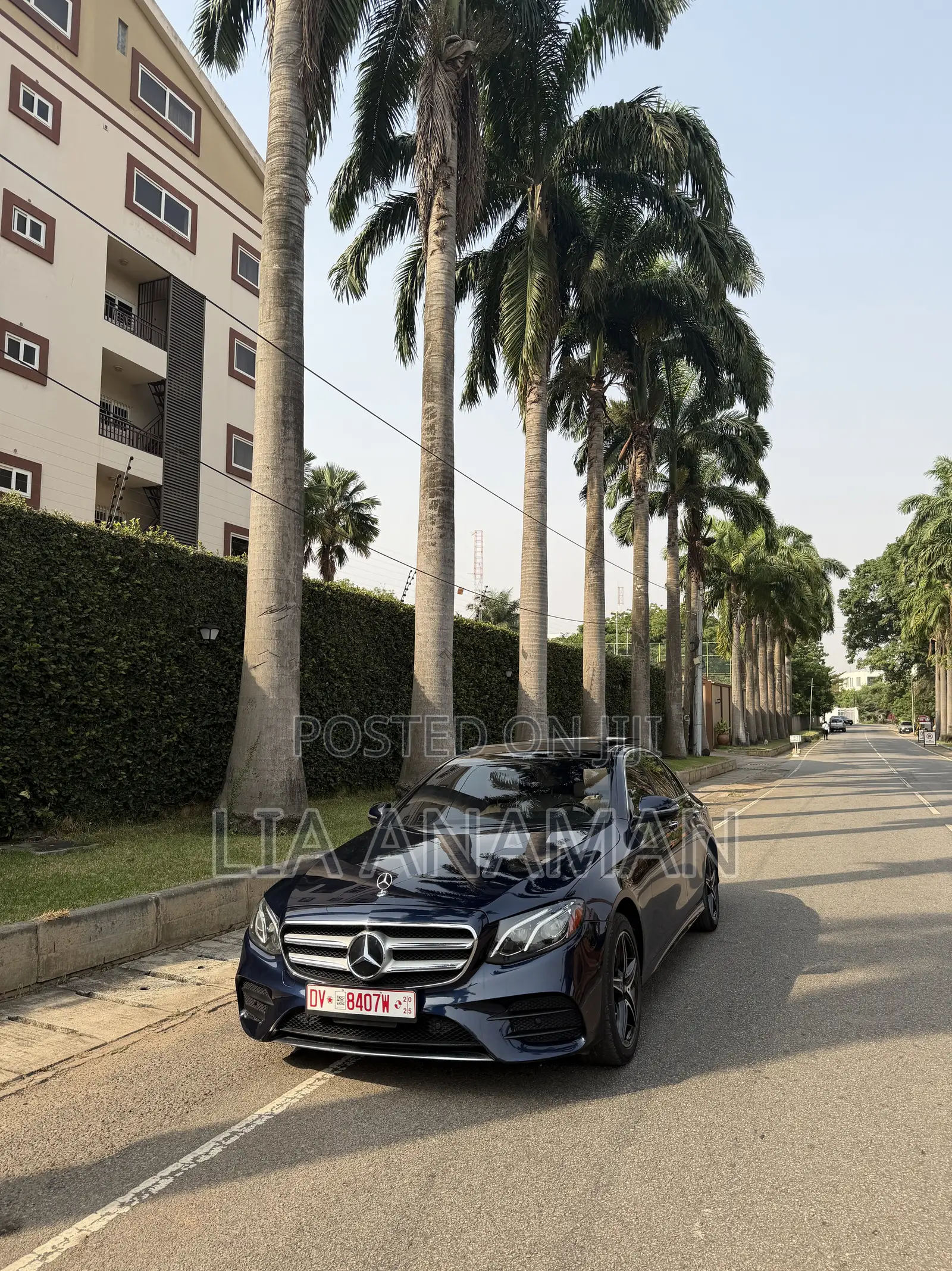 Mercedes-Benz E300 2019 Blue