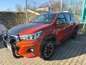 Toyota Hilux 2020 Orange