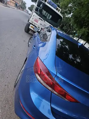 Hyundai Elantra 2017 Blue