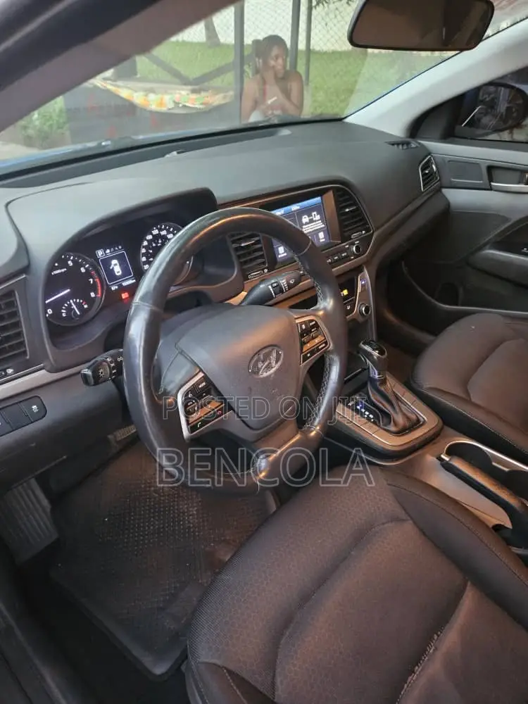 Hyundai Elantra 2017 Blue