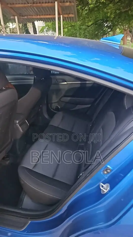 Hyundai Elantra 2017 Blue