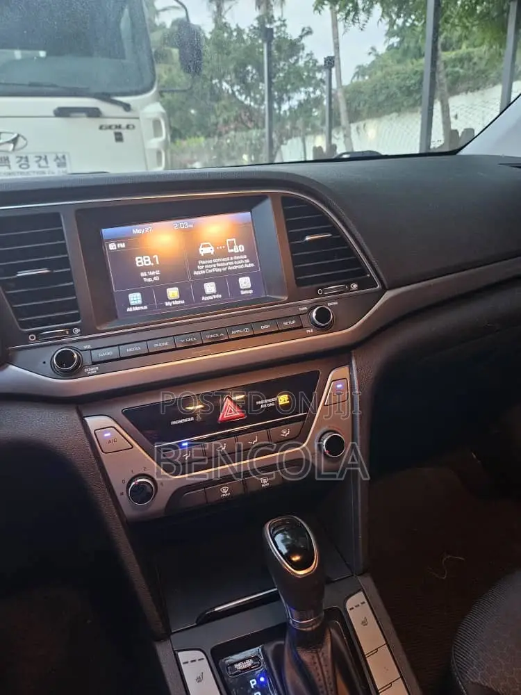 Hyundai Elantra 2017 Blue