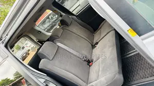 Toyota Voxy 2011 Silver