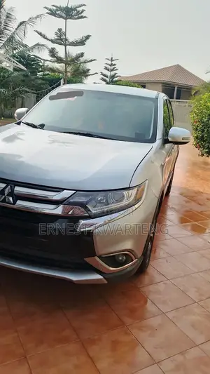 Mitsubishi Outlander 2018 Gray