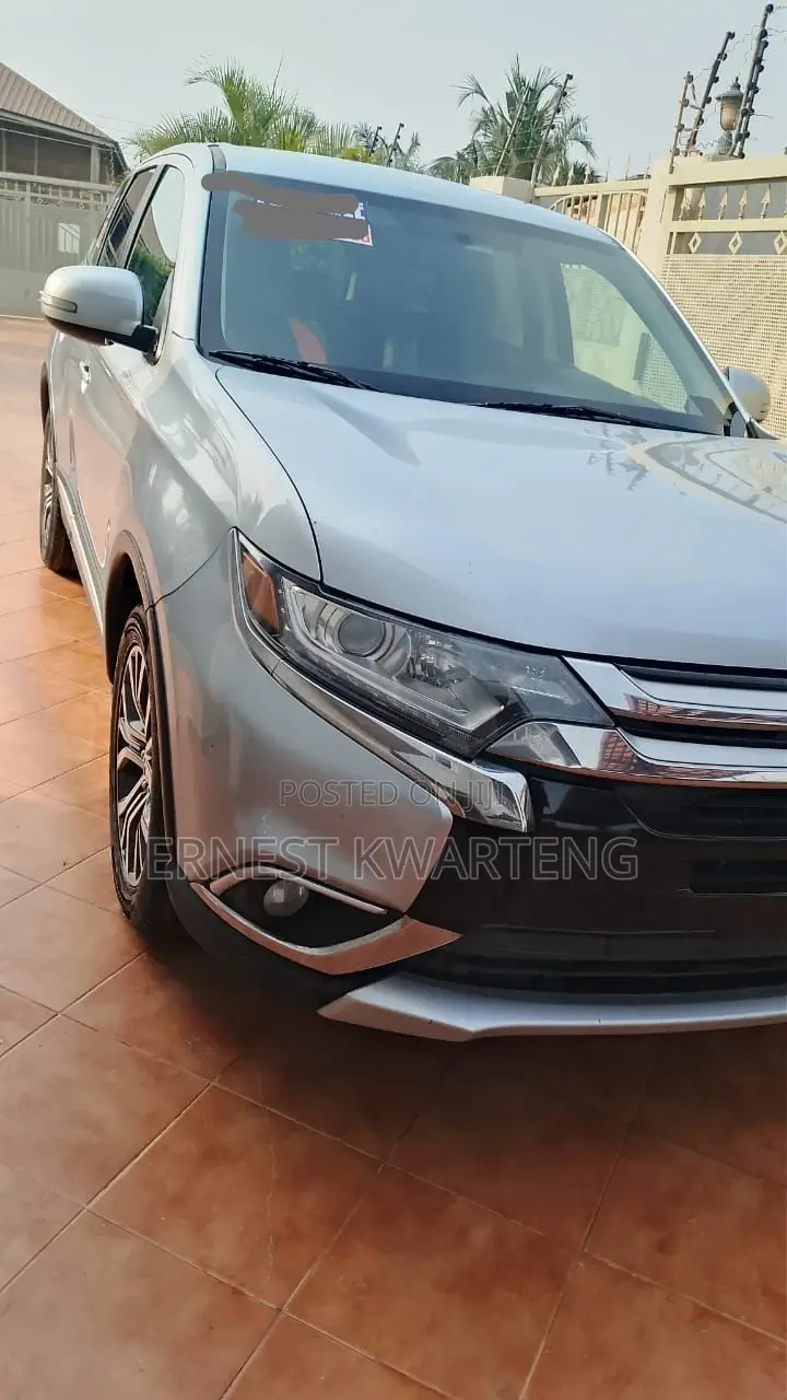 Mitsubishi Outlander 2018 Gray