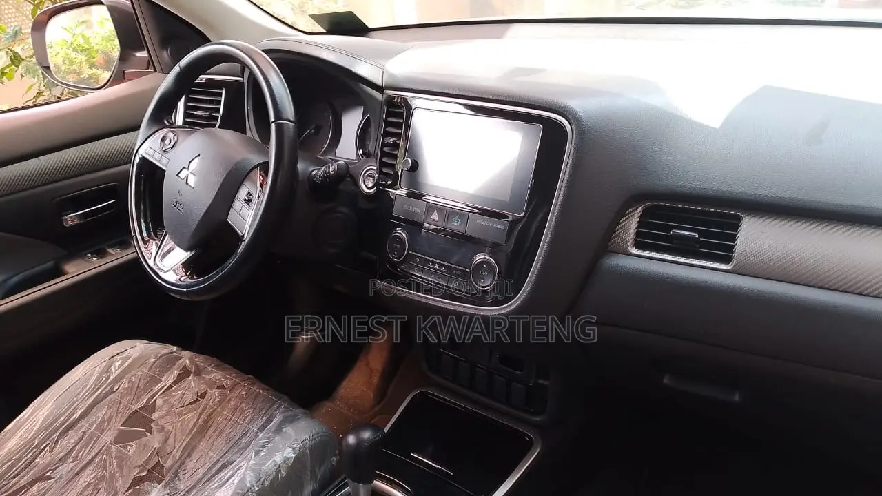 Mitsubishi Outlander 2018 Gray