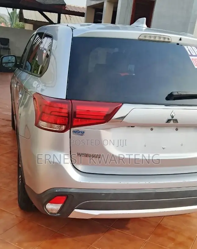 Mitsubishi Outlander 2018 Gray
