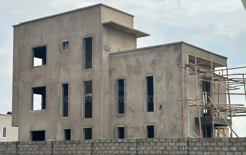 4bdrm House in Hills, Lake Side Estate for sale