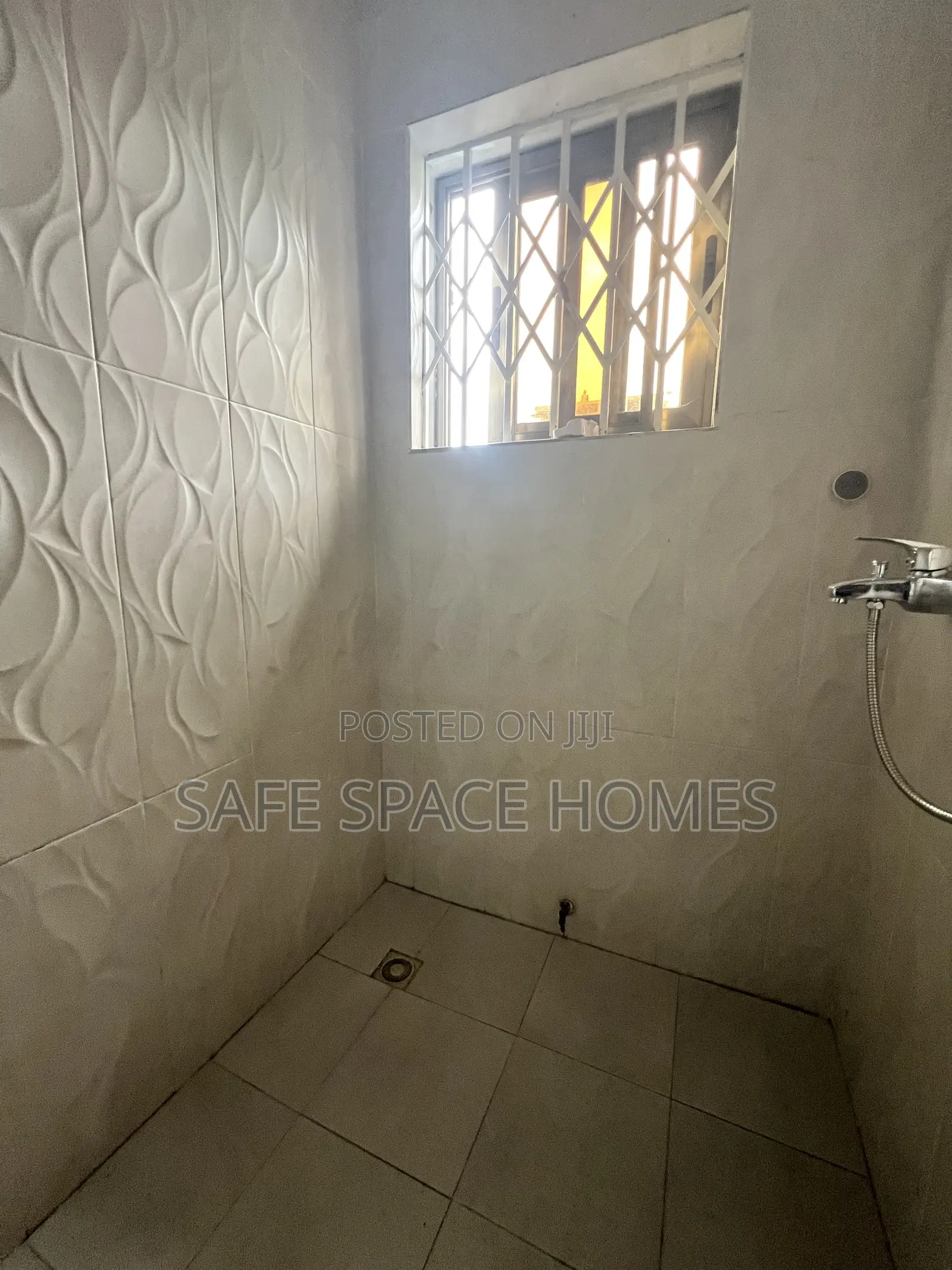 3bdrm Bungalow in Burma Camp for rent