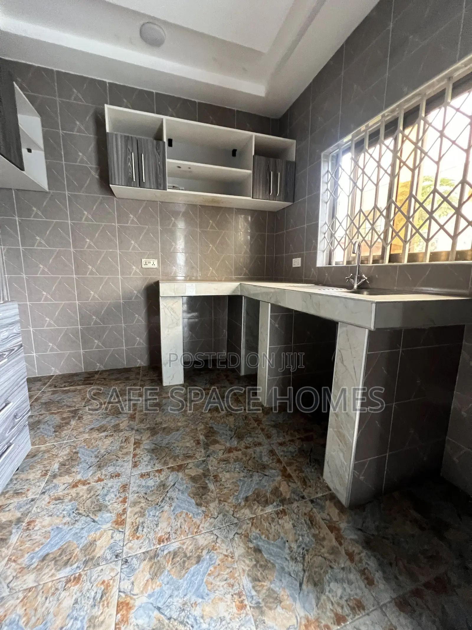 3bdrm Bungalow in Burma Camp for rent