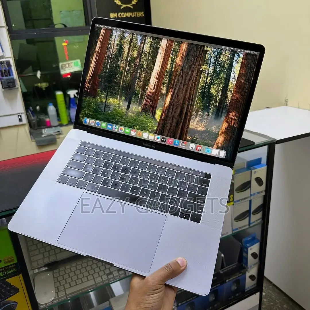 Laptop Apple MacBook Pro 2018 16GB Intel Core i7 SSD 512GB