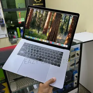 Laptop Apple MacBook Pro 2018 16GB Intel Core i7 SSD 512GB