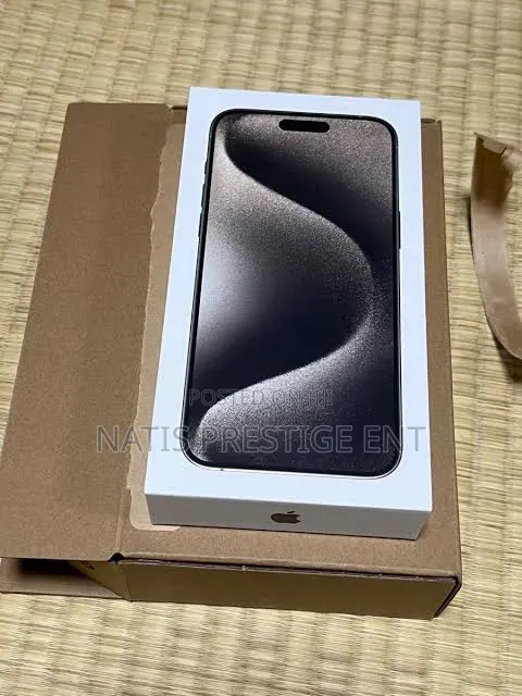 New Apple iPhone 15 Pro Max 256 GB Gold