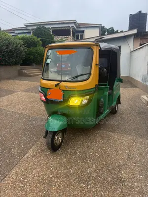 TVS King Cargo 2025 Gold