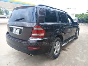 Mercedes-Benz GL-Class 2007 Brown