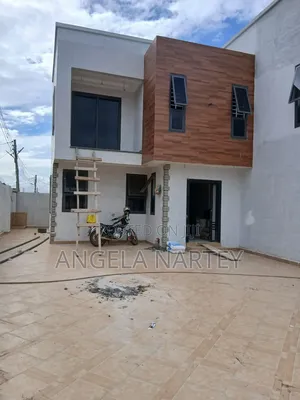 4bdrm House in Sakumono Estates for sale